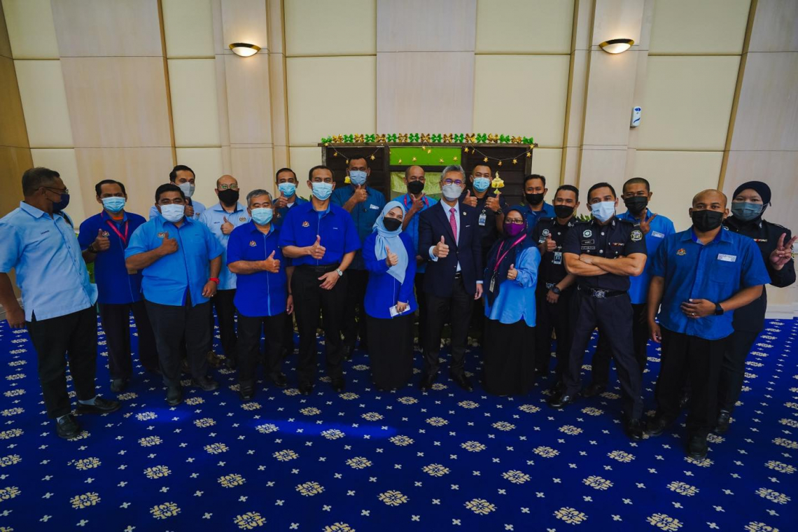 Sesi Penyampaian Sumbangan kepada Kumpulan Sokongan II #TeamMOF